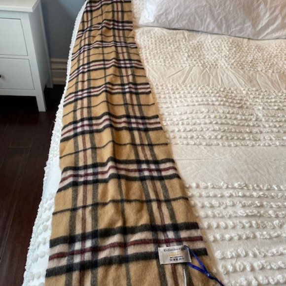 NWT100% Pure Cashmere/ Lambs Wool Scarf - Picture 5 of 6